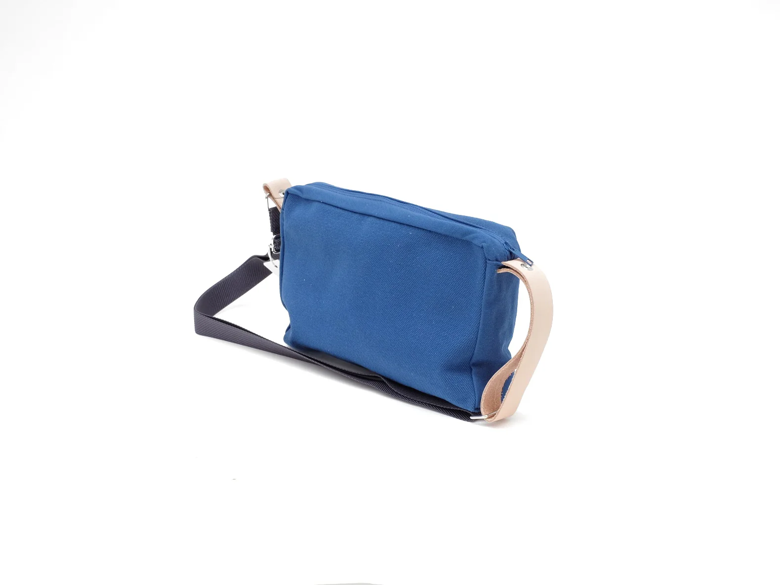JOBU Shoulder Pouch - Image 4