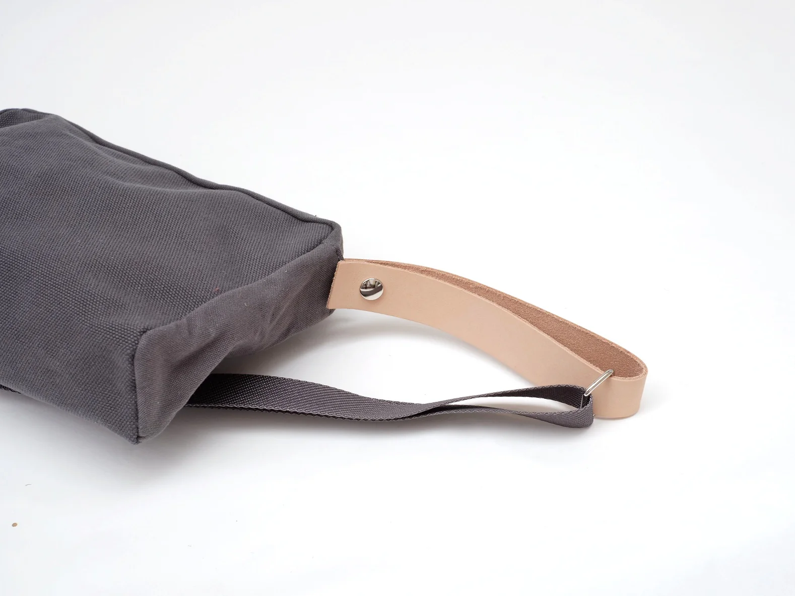 JOBU Shoulder Pouch - Image 5