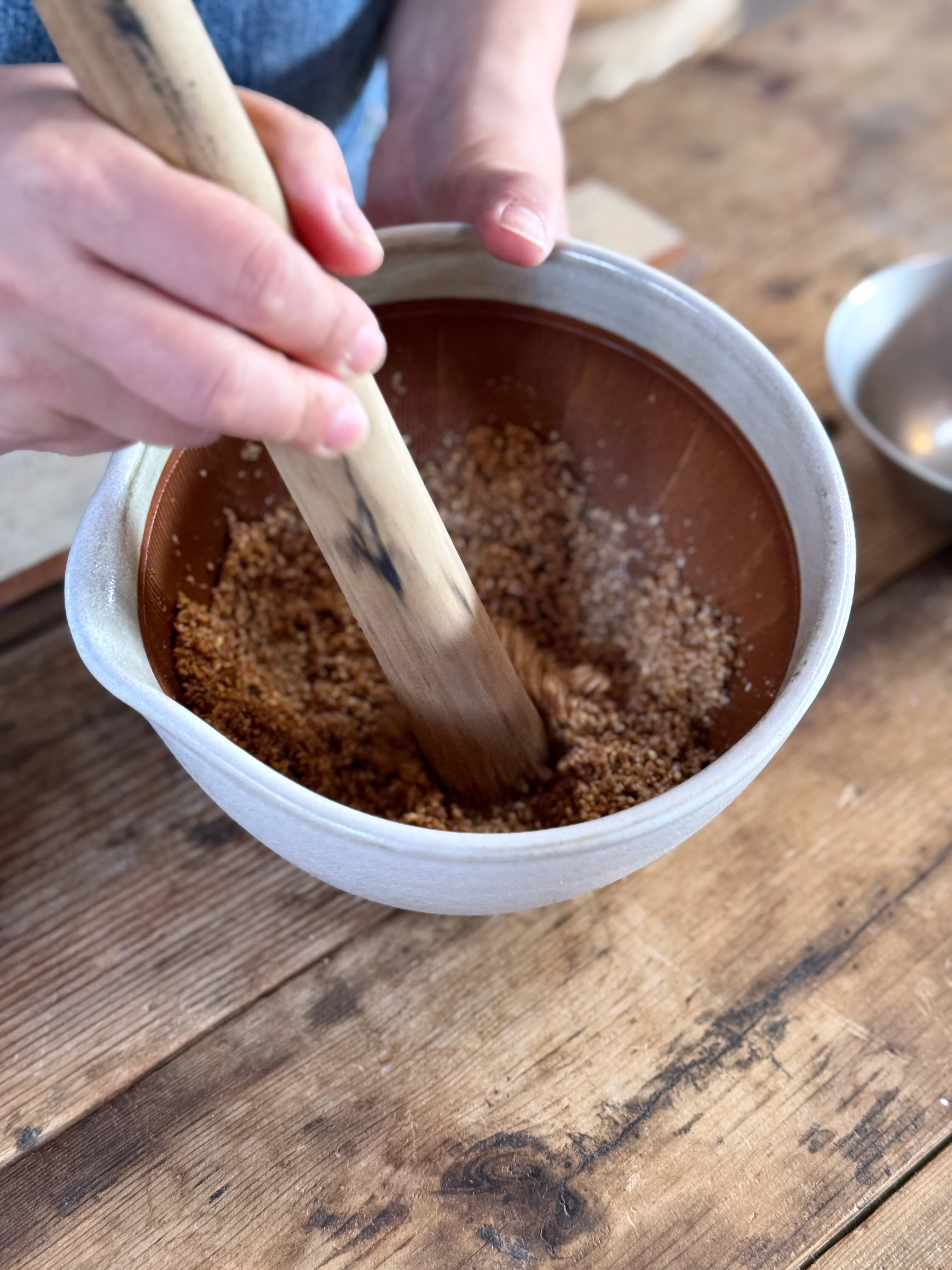 Mujun Motoshige Suri Bowl - Japanese Ceramic Mortar and Pestle - Image 3