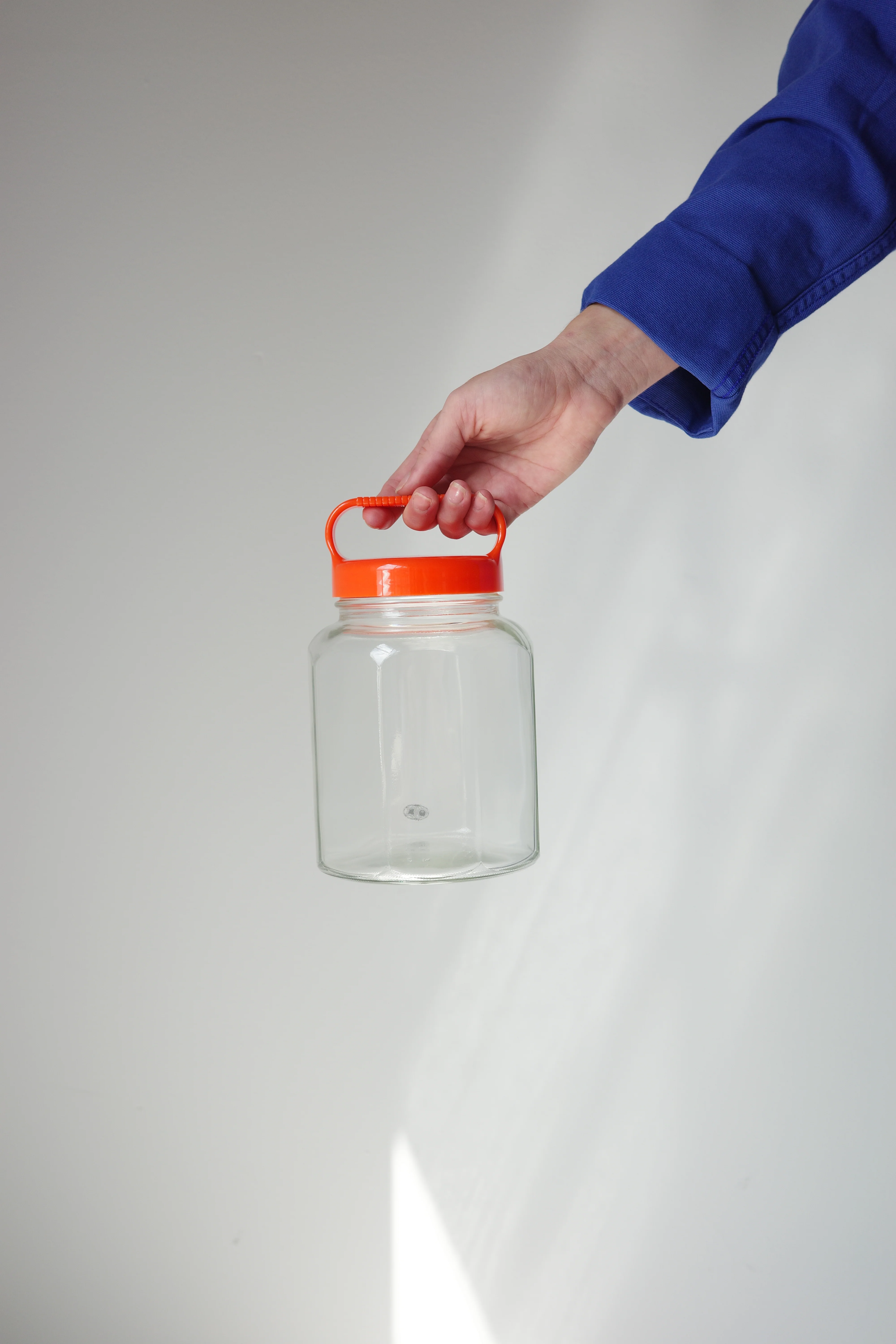 Okawa Glass "Tesage" Hand Bottle - Image 4