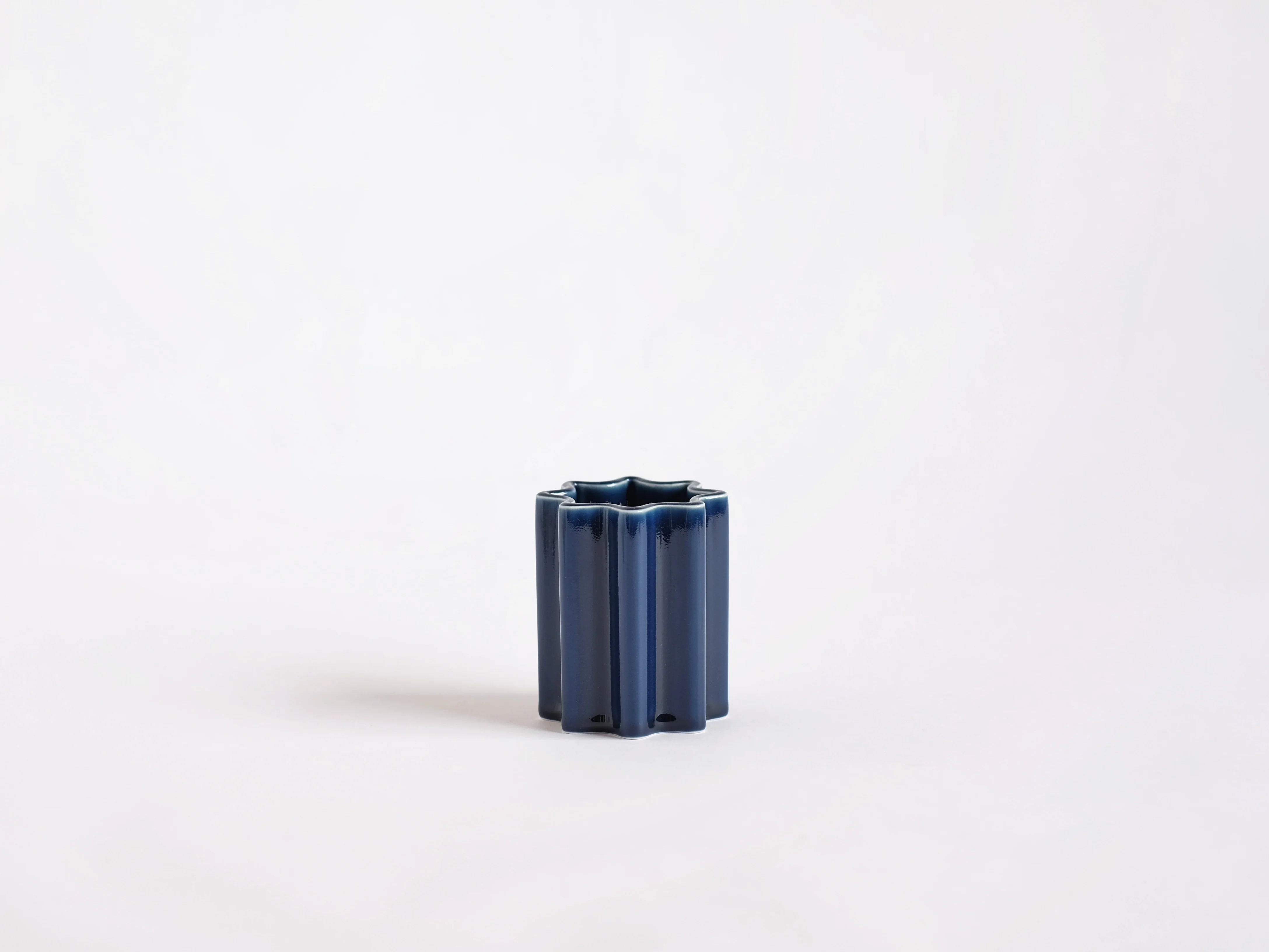 Hakusan Pinion Vase (SS) - Image 3