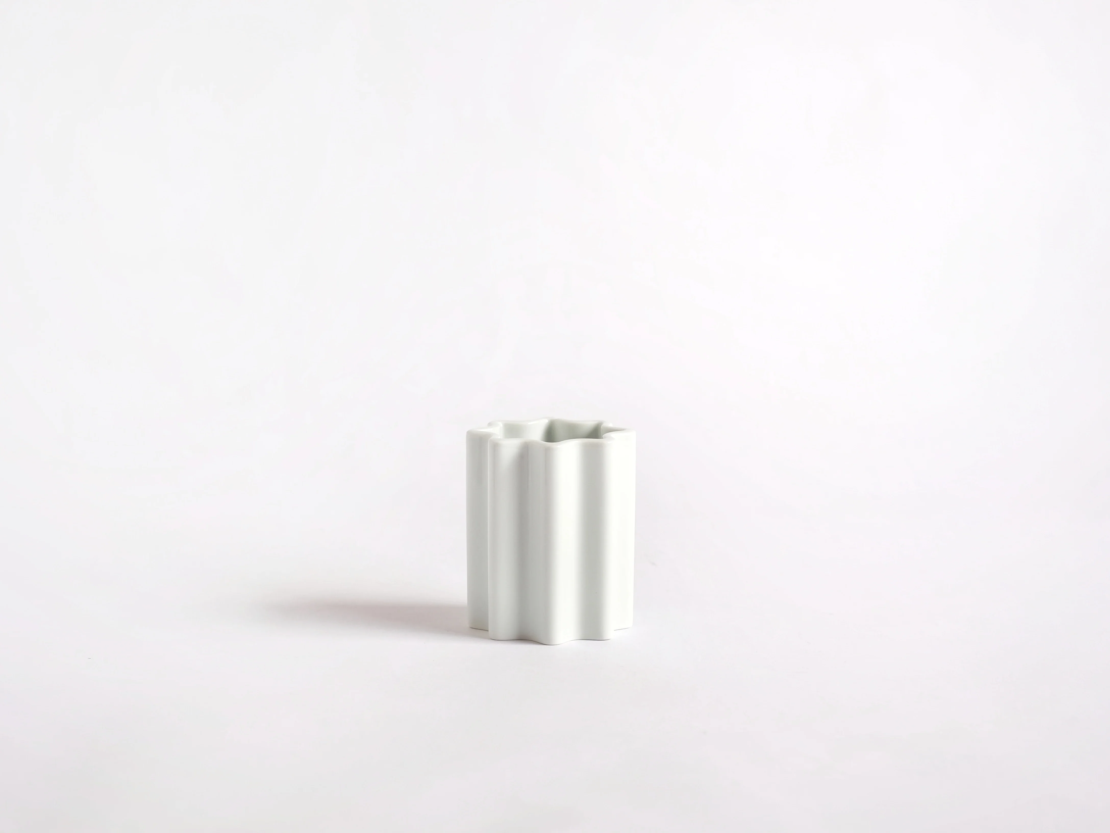Hakusan Pinion Vase (SS) - Image 4