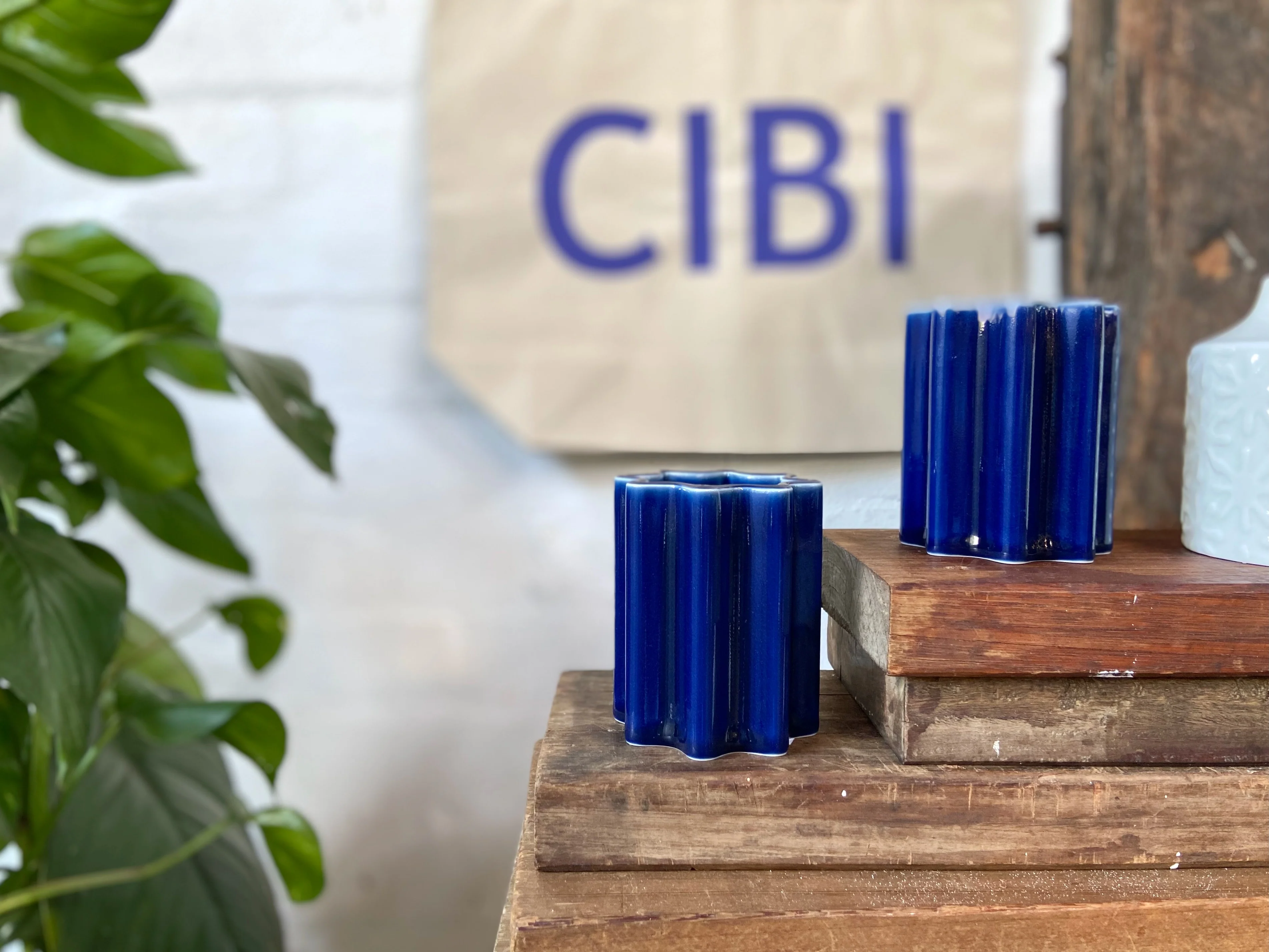 Hakusan Pinion Vase (SS) - Image 5